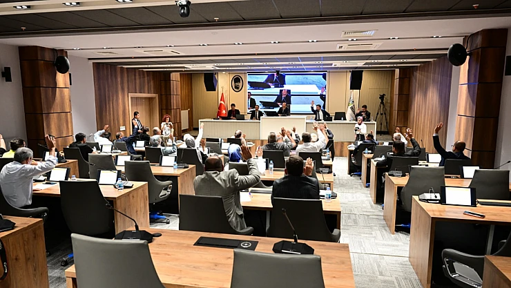 Geçit, ' Geçmişe takılan değil, geleceği düşünerek hizmet ediyoruz'