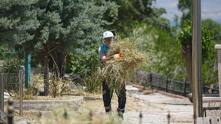 Karababa ve Alibaba Mezarlıkları Temizlendi, Ziyaretçilere Hazır