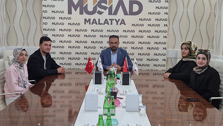 Kent Konseyi Gençlik Meclisi'nden MÜSİAD'a Ziyaret