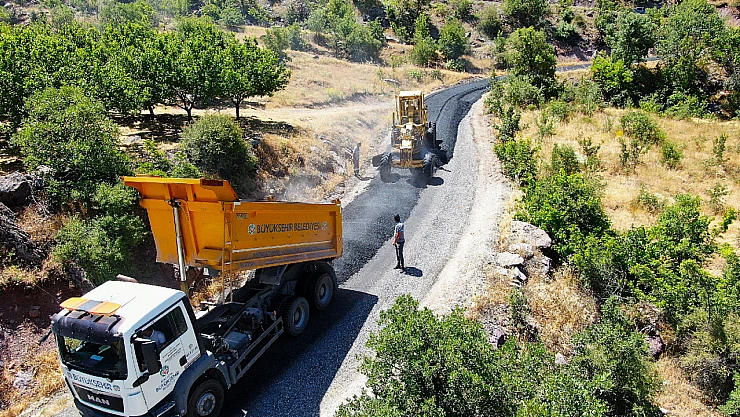Kırsala Sıcak Asfalt: Kale İlçesi Yolları Yenileniyor