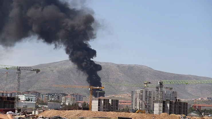 Malatya Yakınca'da Şantiye Yangını: Can Kaybı Yok.