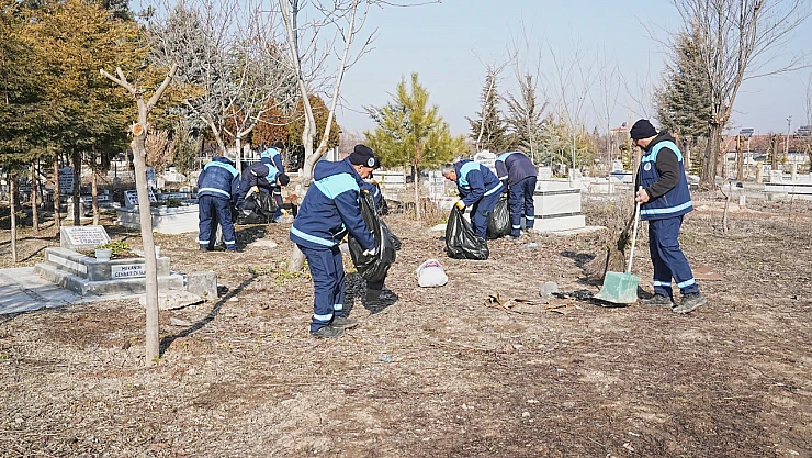 Manevi Mirasımıza Saygı: Mezarlıklarda Temizlik ve Bakım Seferberliği