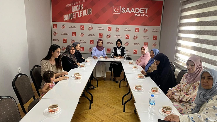 Saadet Partili Kadınlardan Aşure Etkinliği