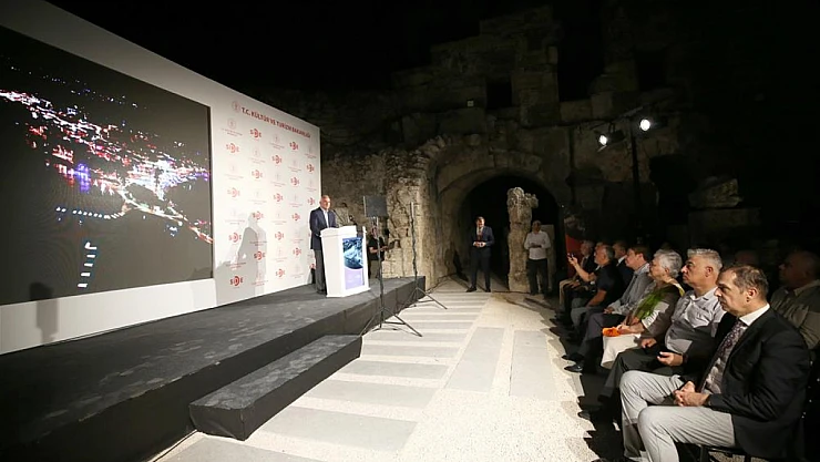 Side Antik Kenti Gece Müzeciliği ile Ziyaretçilerini Büyülüyor