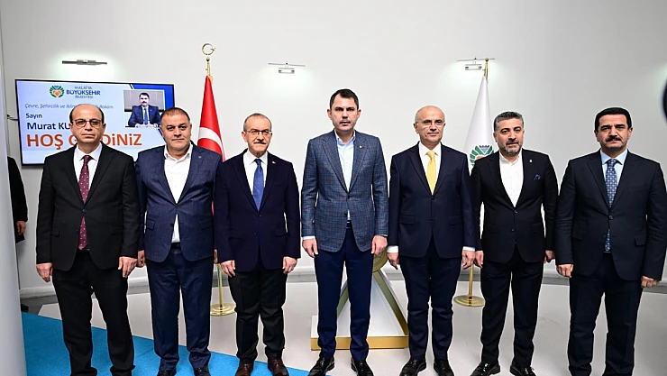 TOKİ Çalışmaları Hız Kazanıyor: Bakan Kurum Malatya'da İncelemelerde Bulundu