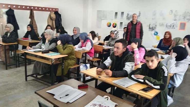 Üniversiteye Hazırlık Kursları Yoğun İlgiyle Devam Ediyor