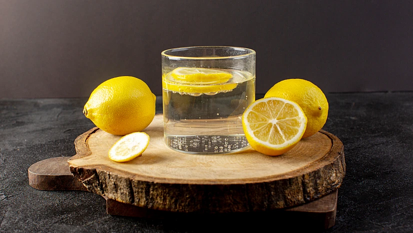 Güne limonlu suyla başlamak sağlığa birçok fayda sağlıyor