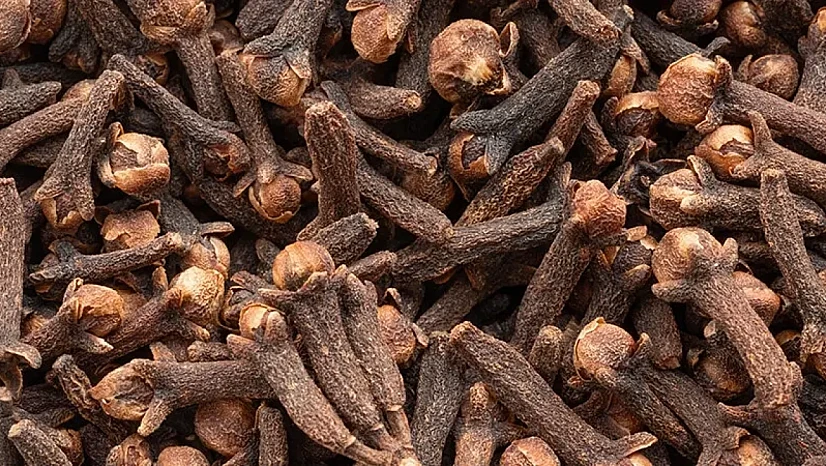 Karanfilin Faydaları: Doğanın Güçlü Şifası Sofralarda