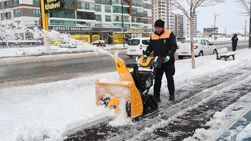 Sivas'ta Son 20 Yılın En Yoğun Karına Karşı Belediye 7/24 Sahada