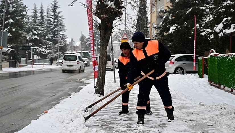 Yeşilyurt Belediyesi Ekipleri 7/24 Sahada